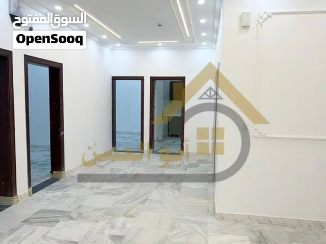125 m2 2 Bedrooms Apartments for Rent in Basra Juninah
