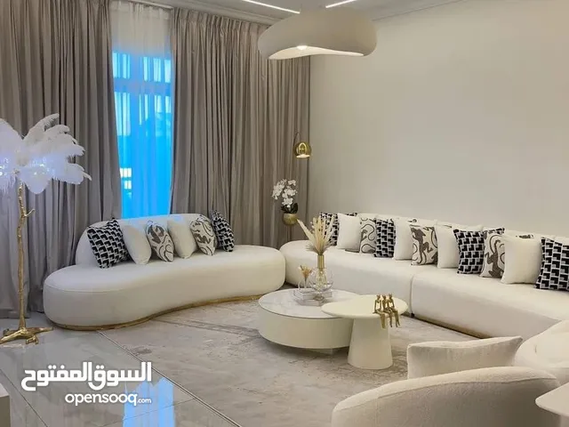 شقة مؤثثة للايجار بالجبيلة بناء حديث