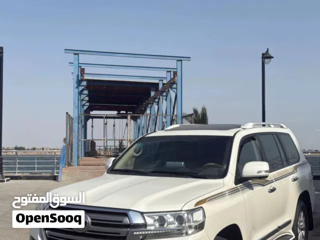 2016 تويوتا لاند كروزر GXR