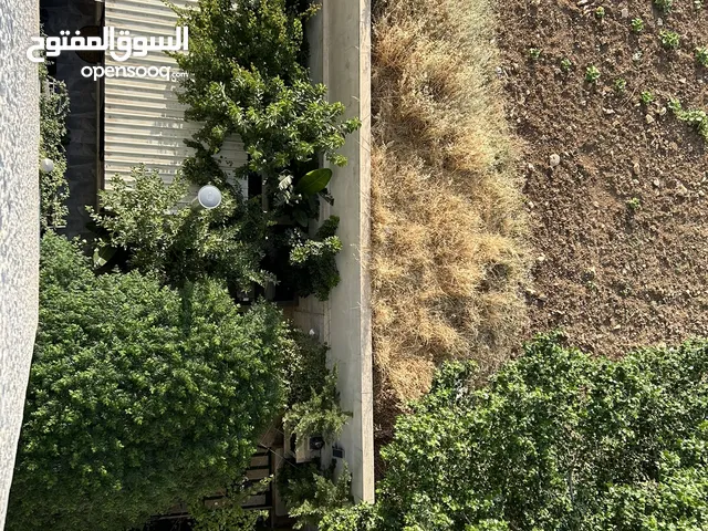 شقه فاخرة للبيع في حي الكرسي 180م مع ترس خارجي 220 م وغرفه زجاجيه شتويه