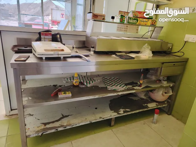 مقهى للبيع مع الاغراض نظيف