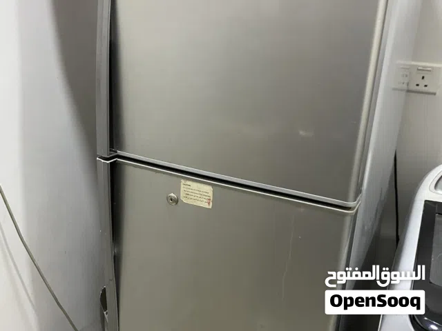 ثلاجة هيتاشي للبيع نظيفة