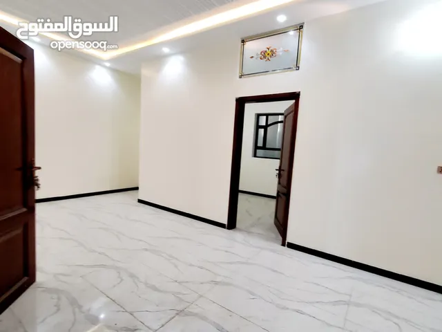 200 m2 5 Bedrooms Apartments for Sale in Sana'a Bayt Baws