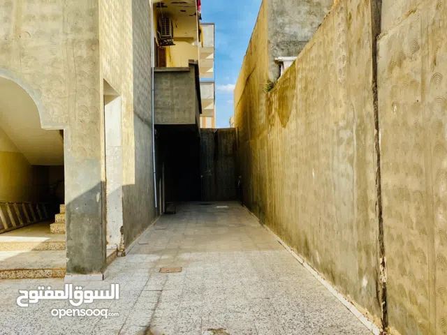 560 m2 More than 6 bedrooms Villa for Sale in Tripoli Abu Saleem