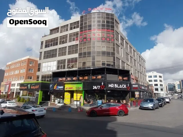 مكتب للبيع من المالك مباشرة في منطقة حيوية على الدوار السابع بجانب السيفوي