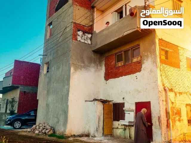 للبيع مزرعه مجهزه و مرخصه تصلح لأى نشاط تجارى او صناعى بكفر الدوار على الطريق الزراعى