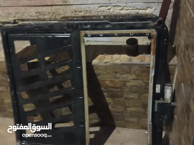 كراسي H100/ ومساعد/باب مرسيدس بطه مليان مع سقفيه فتحه/مسجل Jvc/كمبريصه مكيف/قزاز جانبي سحاب H100/