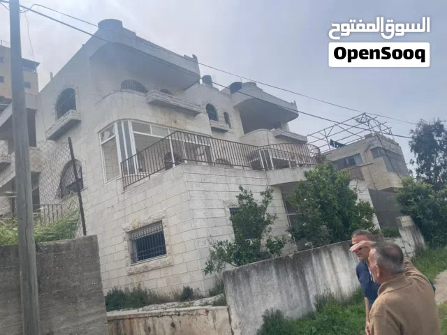 بيت مستقل في بتونيا مستقل مساحه البيت 3 طوابق اللبناء 720 متر