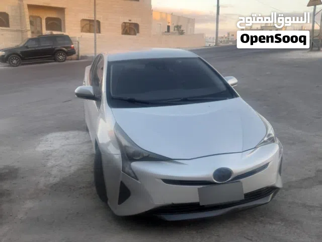2017 تويوتا بريوس Prius