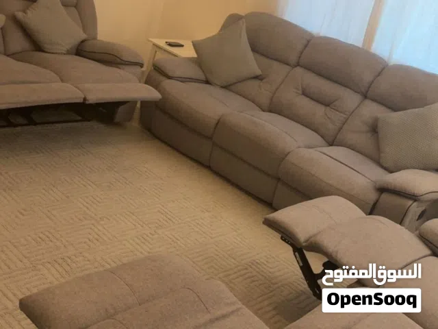 كنب مريح لغرفة المعيشة