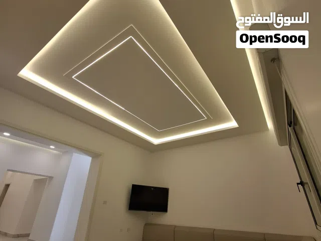 فيلا خدمية من دون أثات للإيجار