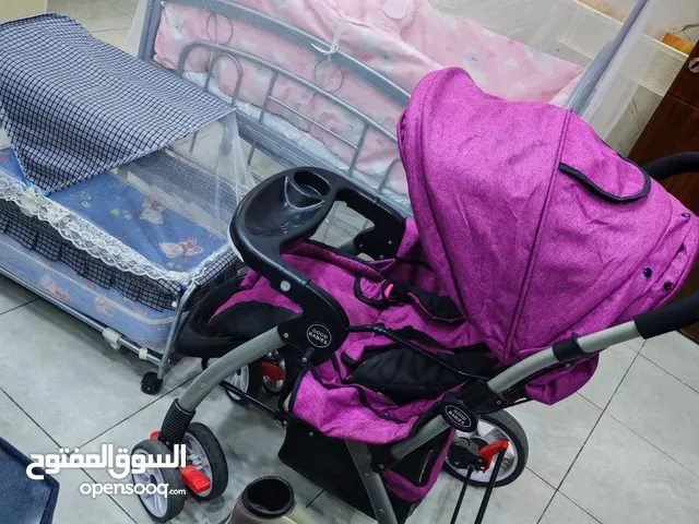 اغراض اطفال استعمال خفيف   سرير ثابت   سرير متنقل   عرباية شارع ماركة good babeis    كارسيت  كوت