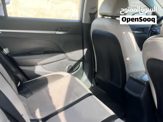 2019 هيونداي النترا SE