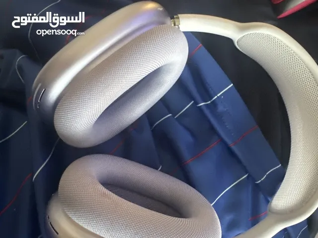 م يشتكي من شي السماعه نظيف