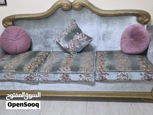 طقمين جلوس للبيع في العين