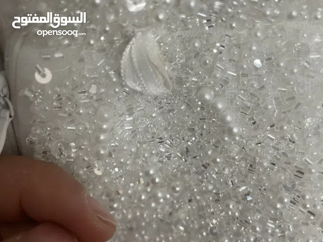 بدلة زفاف لبسه وحده فقط لصور كامله ابعتولي