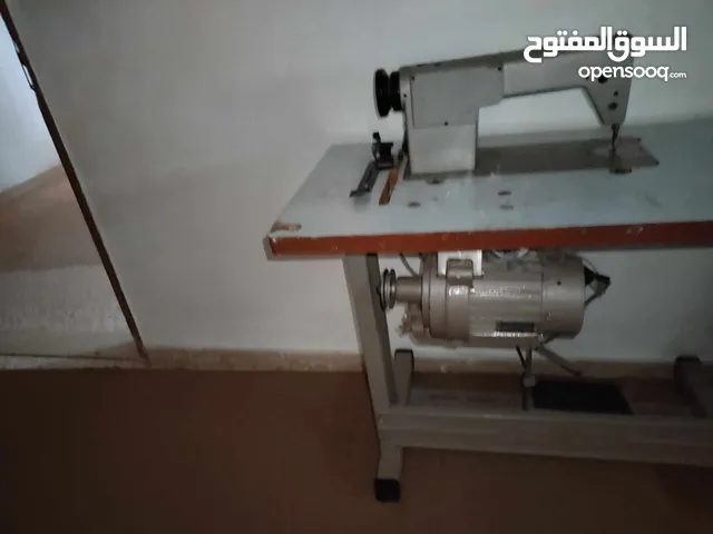 مكينة خياطة طاولة كهربائية