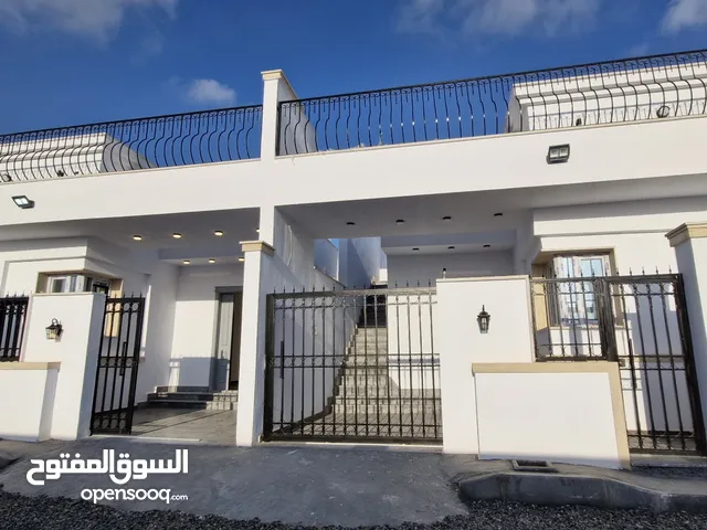 170m2 3 Bedrooms Townhouse for Sale in Tripoli Ain Zara