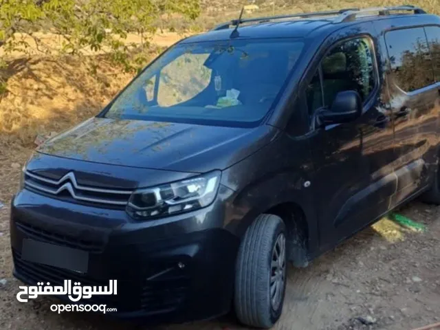 ستروين بارلنجو ترخيص 2021 اصل شركة  يد أولى  بدون حوادث بحالة ممتازة