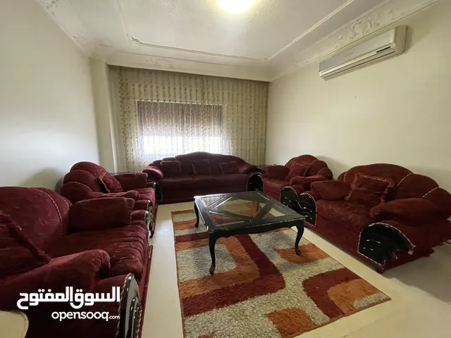 غرفة معيشة للبيع