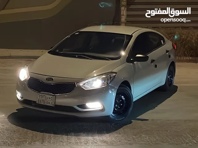 كيا سيراتو 2016 نظيفة للبيع