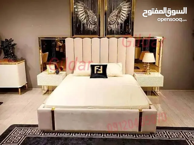 سرير جديد مع طاوله زينه مع طاولتين