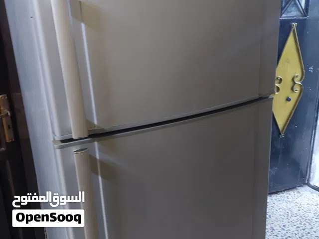 ثلاجه للبيع شغاله بس فيها ضعف تبريد