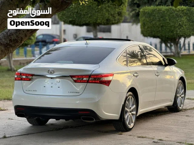 تيوتا افالون