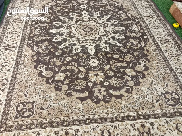 سجاد تركي ثقيل وممرات مستعمله بحاله ممتازه لا يوجد فيه اي عيوب
