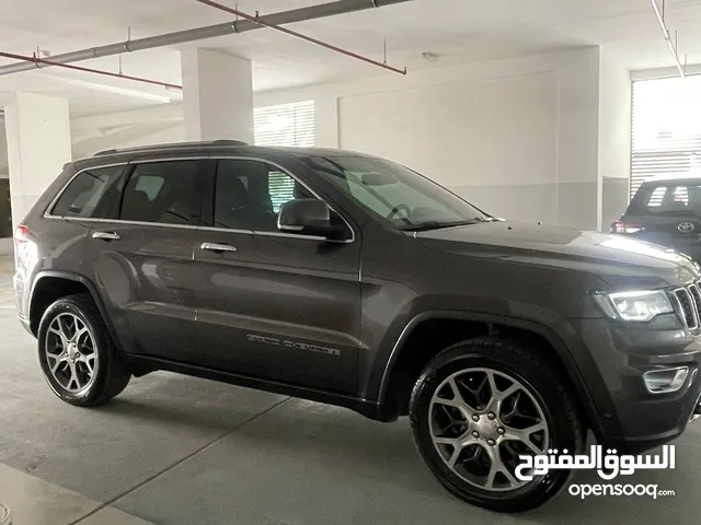 جيب جراند تشيروكي 2019 بحاله ممتازJeep grand cherokee Limit 2019 in perfect and excellent condition