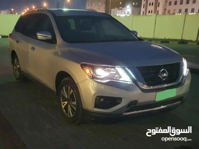 Used Nissan Pathfinder in Al Batinah