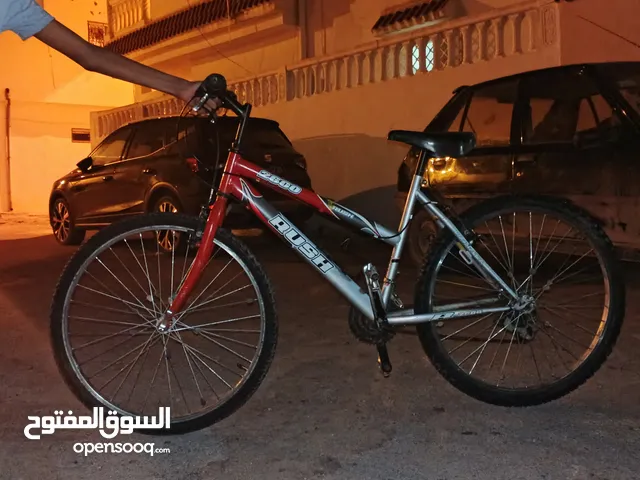 دراجة ممتازة سريعة ومرتاحة فيها 6x3 vitesse أشتريتها ب 600د.ت وابيعها ب 600د.ت مستعملة اسبوع