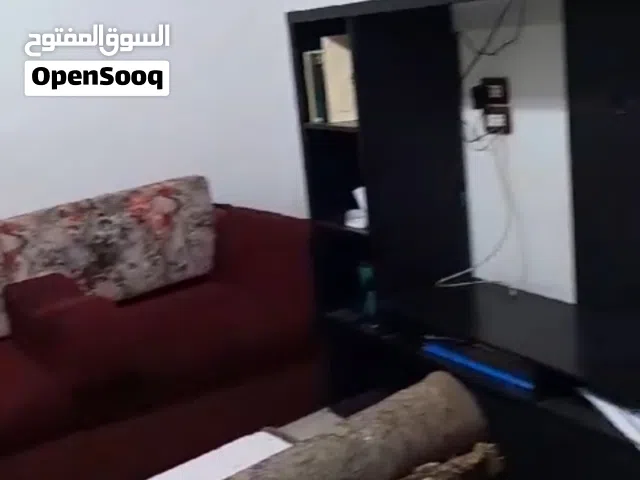 شقه مفروشه فاخره للايجار بالدور الأرضي متأمنه حديد الطوابق فيصل