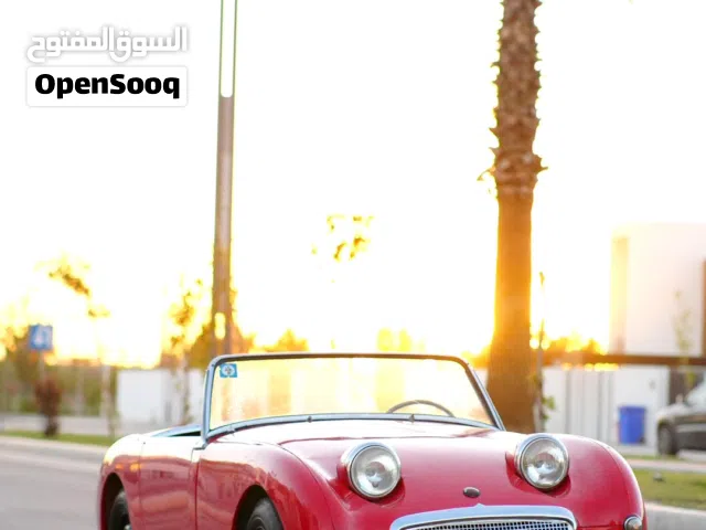 اوستن هيلي كلاسك سياره مصبوغه ومعمره بلكامل شغاله وتمشي والوحيده في العراق مرقمه وهزه جديده وبأسمي