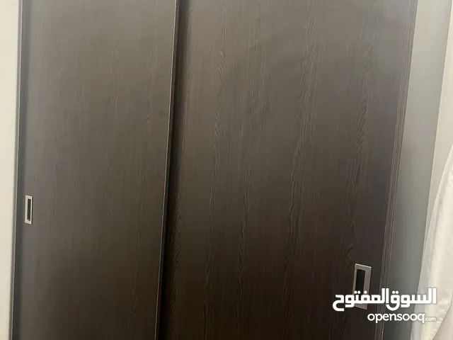 Wardrobe with very good conditions sliding door خزانة ملابس باب سحاب بحالة ممتازة
