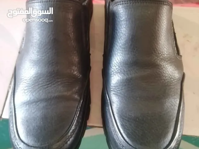 جلد طبيعي اسود وبني
