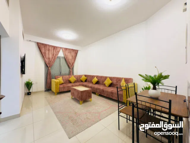 شقة جديدة للإيجار الشهري شاملة الفواتير موقع مميز مقابل مسجد قريب من شارع الكويت