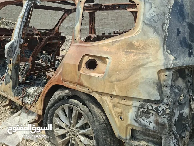 لاندكروز 2024 رقم بغداد بسمي الرقم الجديد ابيعها شاصي او ارقام النكليزي وسنويه وملصق مال الهزه