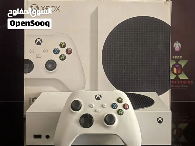 Xbox series s مع اشتراك قيم باس شهرين بحالة الوكاله