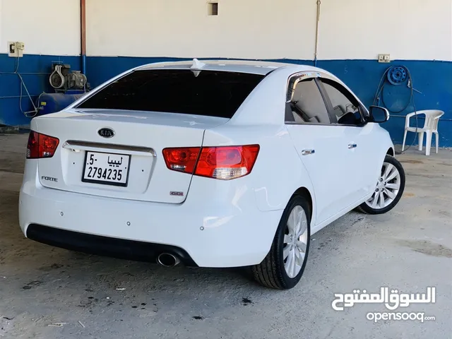 Used Kia Cerato in Tripoli