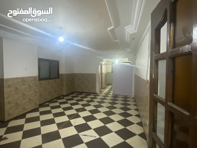 شارع لافيزون علي المترو