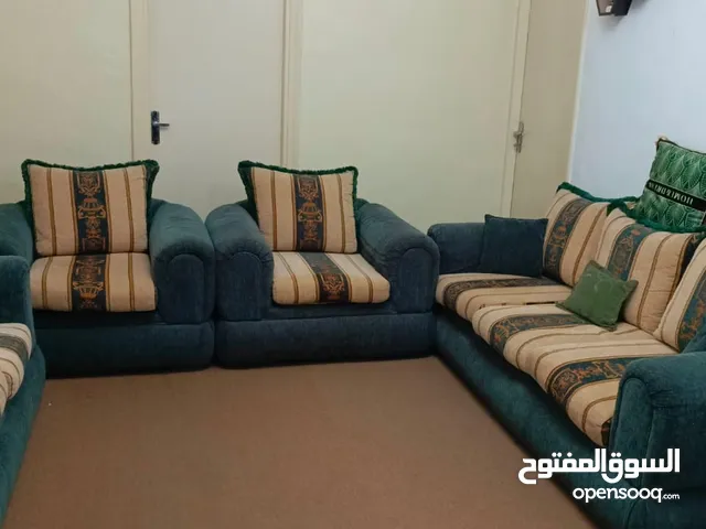 طقم كنب مخمل بحالة الوكالة