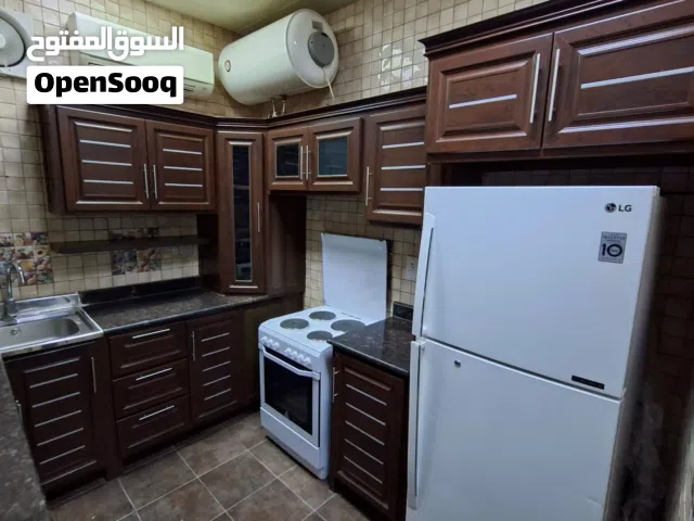 fully furnished rooms Available najema One persan room available