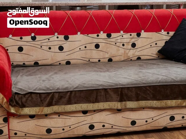 طقم كنب بحال جيدة