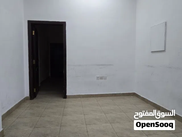 للايجار شقه في الحد شامل الكهرباء والماء