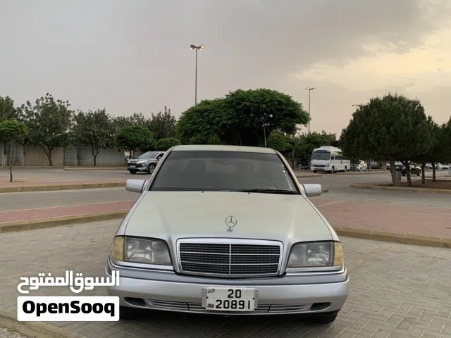 1995 مرسيدس بنز الفئة-C C 200