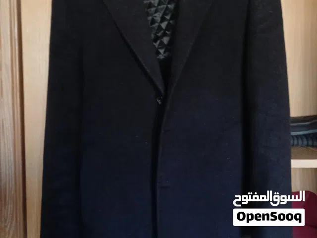معاطف لون اسود