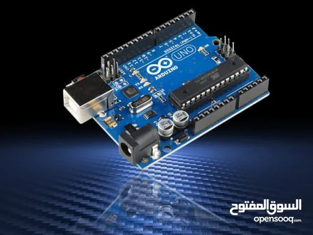 لوحة اردوينو اونو Arduino Uno مع كامل الملحقات بالإضافة الى حساس (مستشعر)