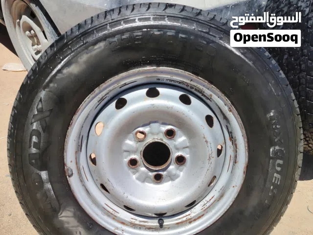 عدد اثنين من القمم 1 تايوتا 20 والتانيه تايوتا صينيه قمم 15