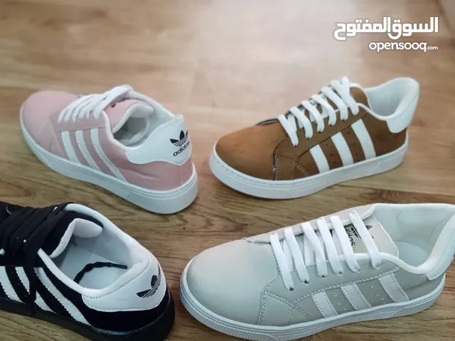 40 Sport Shoes in Casablanca